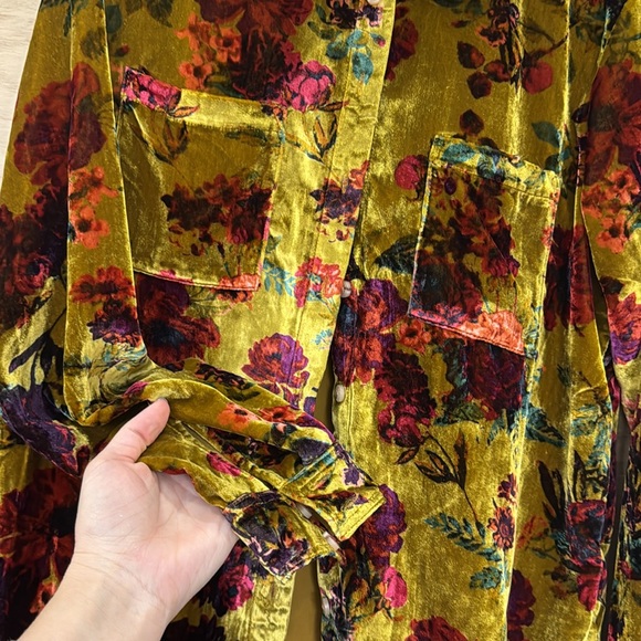 PILCRO ANTHROPOLOGIE FLORAL VELVET BUTTON DOWN SHIRT Size Small - Picture 5 of 7